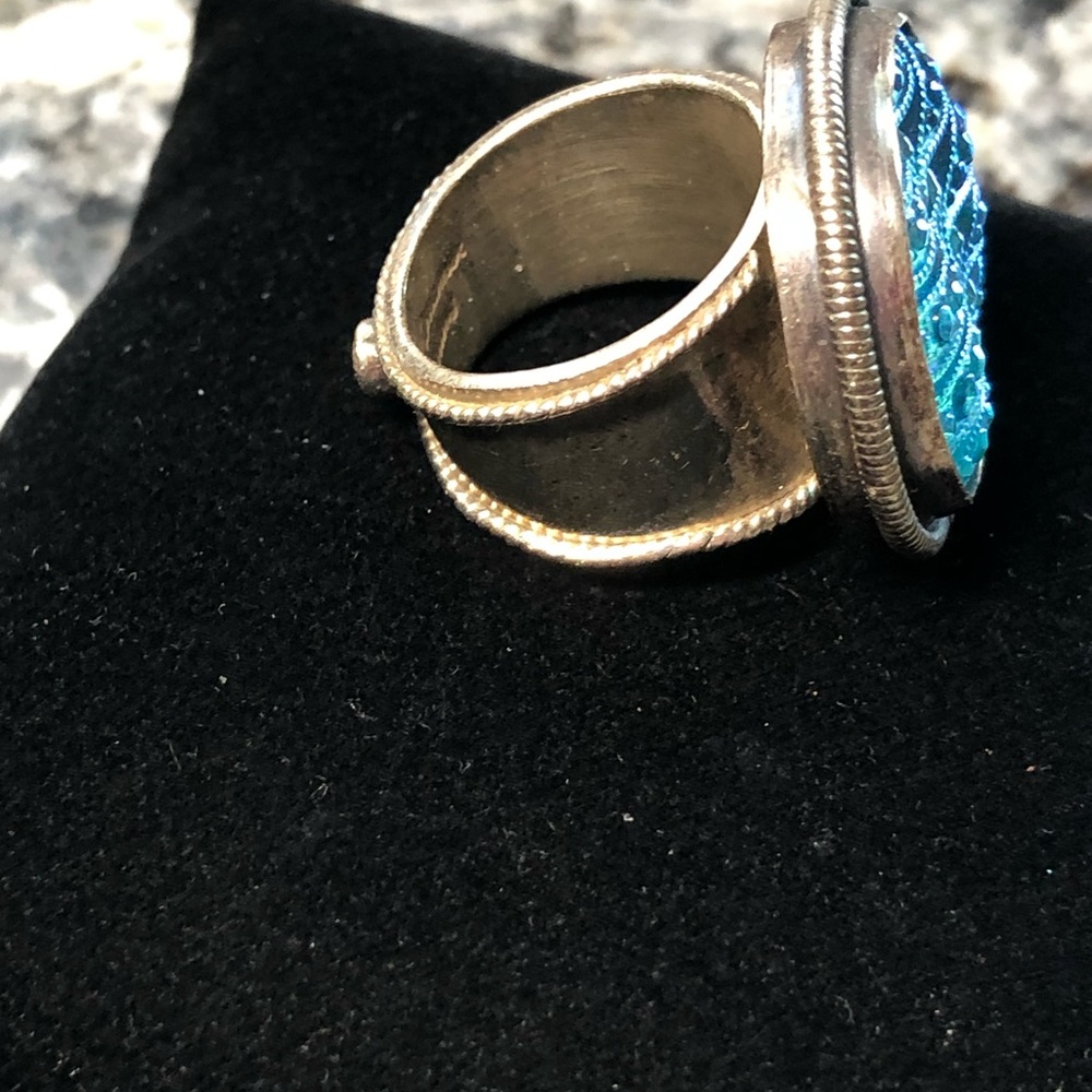 Dreamer Peacock Ore Ring - Picture 8 of 10